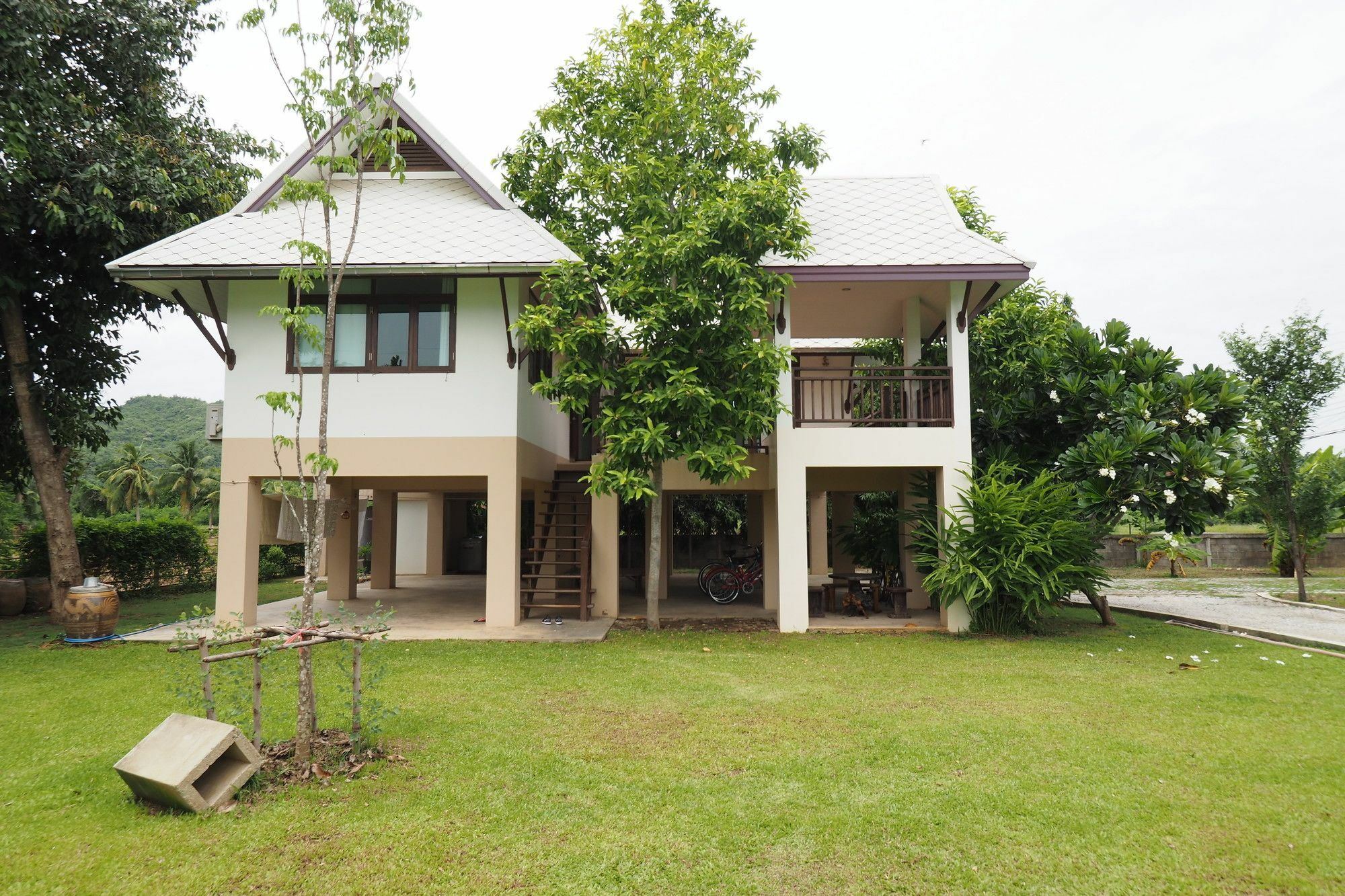Baan2Rai Hotel Kanchanaburi Exterior photo