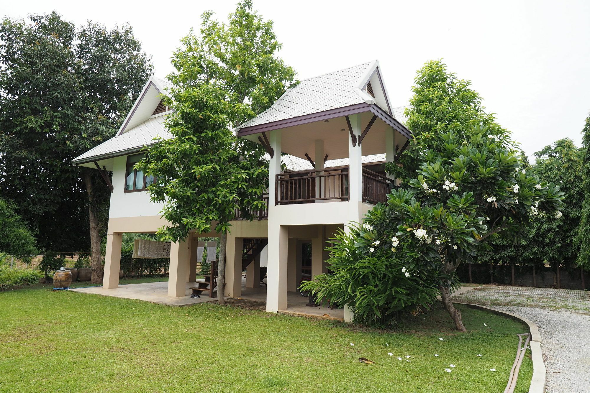 Baan2Rai Hotel Kanchanaburi Exterior photo